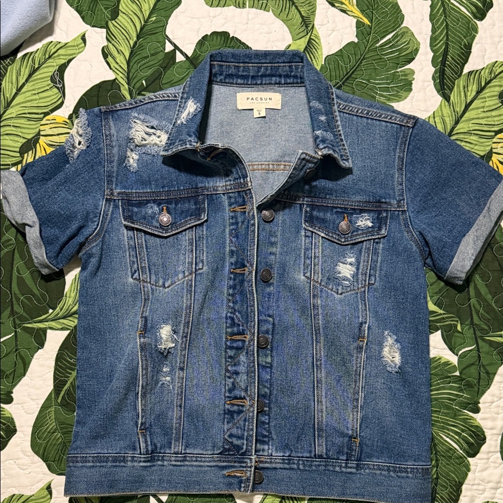 PacSun Distressed Short Sleeve Denim Jacket - Medium Blue